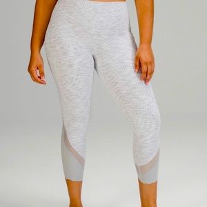 🩶NWOT Lululemon 23” Hi Rise Scalloped Hem Full On Luxtreme🩶